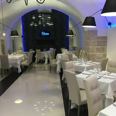 Opera Bed & Breakfast Trani