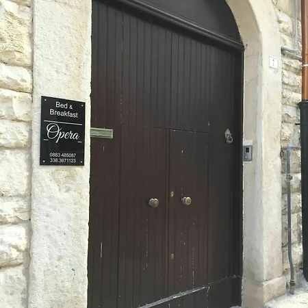 Opera Bed & Breakfast Trani
